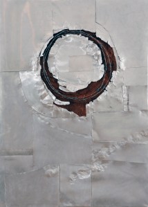 Corona, 2012. Aluminium, soil and wire on canvas. 120 x 80 cm.